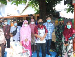 Benyamin B Turupadang Pantau Langsung Pendistribusian Sembako di Tiap Kelurahan Kecamatan Wajo