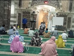 Qori Internasional Drs.K.H. Hasan Basri Mengajar Tahsinul Qiraah Secara Gratis Di Masjid Mubarak Makassar