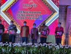 Pemkot Makassar Raih Penghargaan TPKAD Award 2021