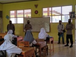 Sat Binmas Polres Pasangkayu Sambangi dan Mengajak Para Pelajar Agar Mau di Vaksin