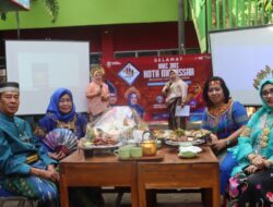 Kompak Empat Kepala Sekolah Se – Kompleks Kalukuang Minum Kopi Dan Makan Kue Taripang