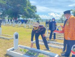 Peringati Hari Pahlawan, Kapolres Takalar Jadi Irup Di Lokasi Taman Makam Pahlawan