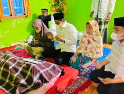 Dengar Kabar Duka, Bupati Barru dan Istri Melayat Ke Buttue, Garessi