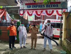 Persiapan PTM Terbatas, BPBD Kota Makassar Lakukan Penyemprotan Disenfektan di UPT SPF SD Inpres Bitoa