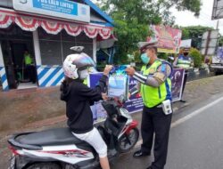 Jumat Berkah Berbagi Kebahagiaan, Satlantas Polres Sidrap Turun Santuni Kaum Dhuafa