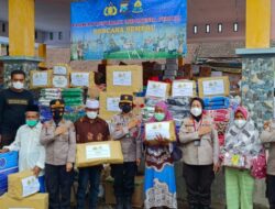 Peduli Korban Erupsi Semeru, Polwan RI Salurkan Bansos dan Gelar Trauma Healing