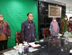 Ikuti Rakornas TPKAD 2021, Wali Kota Danny Siap Bersinergi Dengan Program OJK