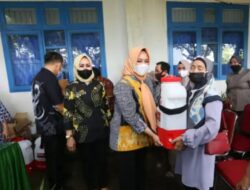 Wawali Fatma Serahkan Bantuan Alsintan 100 Unit Hand Sprayer Kepada Kelompok Tani Makassar