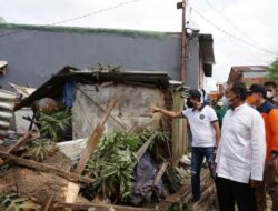Wali Kota Makassar Tinjau Lokasi Korban Angin Puting Beliung Kelurahan Maccini Parang