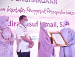 Peringatan Hari Ibu ke 93, Indira dan Fatmawati Dianugerahi Penghargaan Perempuan Inspirator