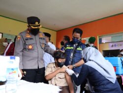 Kapolsek Kawasan Mandalaika Gencarkan Vaksinasi Anak Usia Sekolah
