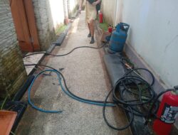 Villa Bau Nyale Di Kute Terbakar, Anggota Polsek Kawasan Mandalika Lakukan Olah TKP