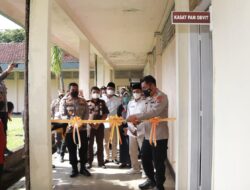 Kapolres Lombok Tengah Menerima Kedatangan Kapolda NTB dalam Peresmian Pamobvit di Polres Lombok Tengah