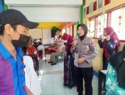 Kabag SDM Polres Lombok Tengah Laksanakan Trauma Healing Bagi Siswa Sekolah Dasar*