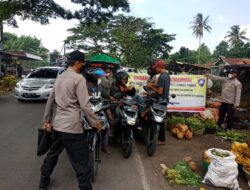 Kasat Binmas Polres Loteng Himbauan di Pasar Barebali Dalam Rangka Operasi Bina Kusuma*
