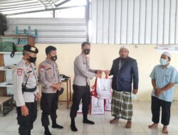 Polsek Praya Dan Polsek Jajaran Polres Loteng Melaksanakan Pembagian Bansos Dari Presiden RI