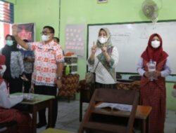Wawali Fatma Pantau Tes GeNose Bagi Murid SD di Makassar