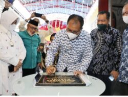 Wali Kota Danny Resmikan Rumah Makan Harumi