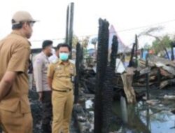 Kepedulian Terhadap Warganya Camat Tallo Pantau dan Distribusikan Bantuan Untuk Korban Kebakaran di Buloa