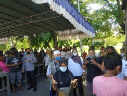 Polsek Praya Melaksanakan Pengamanan Operasi Pasar Minyak Goreng Murah Di Alun Alun Tastura