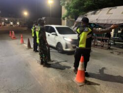 Petugas Gabungan TNI dan Polri  Lakukan Pemeriksaan di Pelabuhan Laut Poto Tano