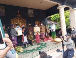 Saat Kunjungan Kerja ke Lombok Tengah Kasad Dianugrahkan Gelar Kehormatan Prawireng Jaye Bhuwane