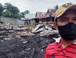 Diduga Korsleting Listrik Dua Rumah Hangus Terbakar di Desa Beroanging Kecamatan Bangkala Barat
