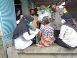 Ragam Cara, Polsek Tellu Limpoe Sidrap Kejar Target Vaksinasi Lansia