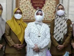 Bunda Baca Makassar Memotivasi Dinas Perpustakaan Kota Makassar Agar Begerak Cepat