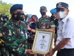 Tanda Penghargaan, Wali Kota Danny Terima Penyematan Brevet Survival dari Pangkoopsud II