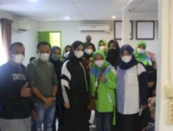 Wawali Fatma Serahkan Paket PMT kepada Balita di PKM Kecamatan Tallo