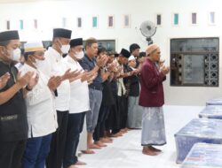 Duka Bersama, Bupati Wajo dan Wabup Pimpin Pelepasan 7 Jenazah Korban Kebakaran di Samarinda