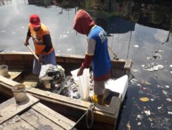 Satgas Dinas PU Makassar Rutin Lakukan Pembersihan Kanal