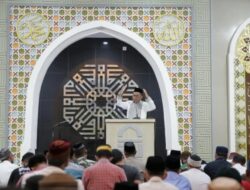 Safari Ramdhan, Wali Kota Danny Shalat Taraweh Berjamaah Bersama Warga di Masjid H. Hamarung