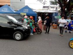 Yayasan Anak Rakyat Ketua DPRD Makassar Berbagi Takjil Gratis Ke Pengguna Jalan