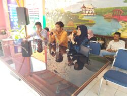 Camat Wajo dan Sekcam Sharing-Evaluasi bersama Petugas Kebersihan