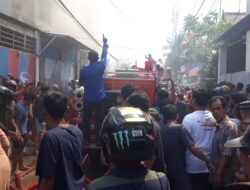 Siang Bolong, Kebakaran di Kecamatan Tallo Hanguskan Dua Bangunan dan 40 Motor