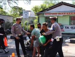 Nekat Hendak Trobos Razia, Seorang Pengendara Diberikan Hadiah Surat Tilang