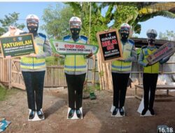 Upaya Meningkatkan Tertib Berlalulintas, Satlantas Polres Loteng Pasang Miniatur Lalulintas Berisi Himbauan*