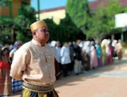 Peringati Hardiknas 2022, UPT SPF SMPN 27 Makassar Kenakan Baju Adat Tardisional