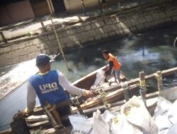 Kadis PU Makassar Intruksikan Kepada Personel Tim Satgas Drainase Bersihkan Sampah di Permukaan Kanal Al-Markas