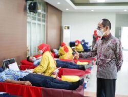 Aksi Sosial Pegawai PDAM Makassar Lakukan Donor Darah