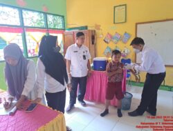 Kerjasama Puskesmas Empagae, UPT SDN 2 Mojong Lakukan Suntikan Campak pada Siswanya