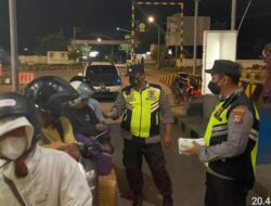 Iptu Nurliana beserta anggota tetap rutin melaksanakan Vaksinasi Dan Himbauan Prokes