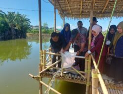 Dukung Program Pemkot Makassar, Dewan Bersama Dinas Perikanan dan Pertanian Sebar Bibit Ikan
