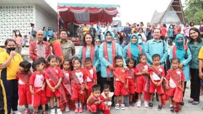 Ketum TP PKK Minta Orang Tua Awasi Penggunaan Gadget pada Anak