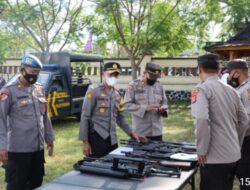 Wakapolres Pimpin Pengecekan Berkala Senpi dan Randis Personil Polres Lotara*