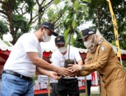 Tanam Pohon Bareng Menko PMK, Wawali Fatma Lorong Wisata Sejalan Program Nasional