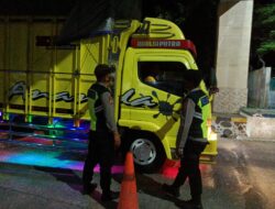 Cegah PMK, Kapolsek Kawasan Pelabuhan Laut Tano Lakukan Penyekatan