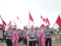 Peringati HUT RI ke-77, Polres.Sumbawa Barat Bentangkan Bendera Marah Putih di Negeri Diatas Awan